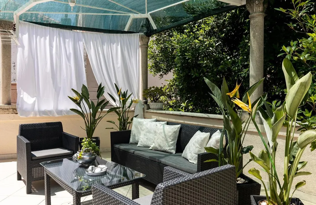 Luxury Old Town Apartment With Breathtaking Sea View-1