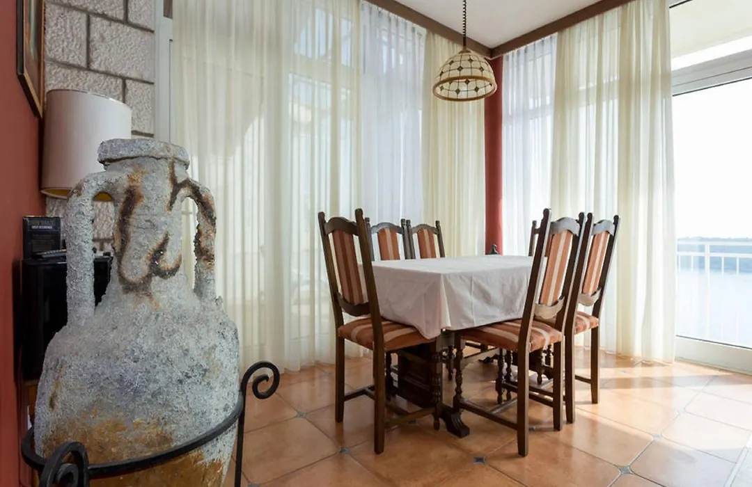 Sipa Apartments-1