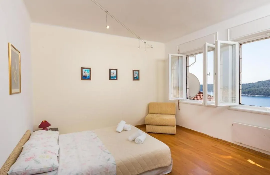 Apartment Rea-1