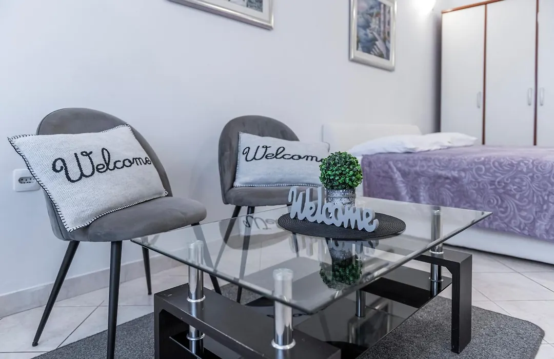 Apartment Italia-1