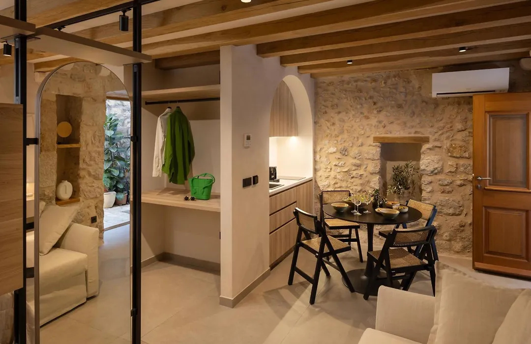 Old Town Olive Studio Apartment-1