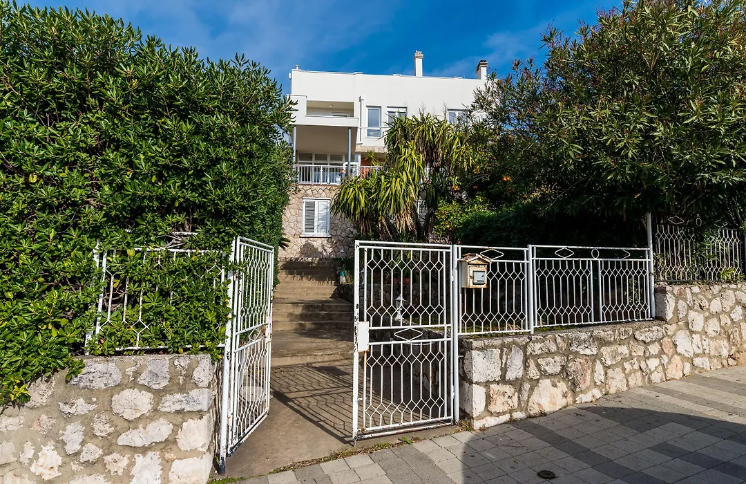 Bovolini'S Place-1