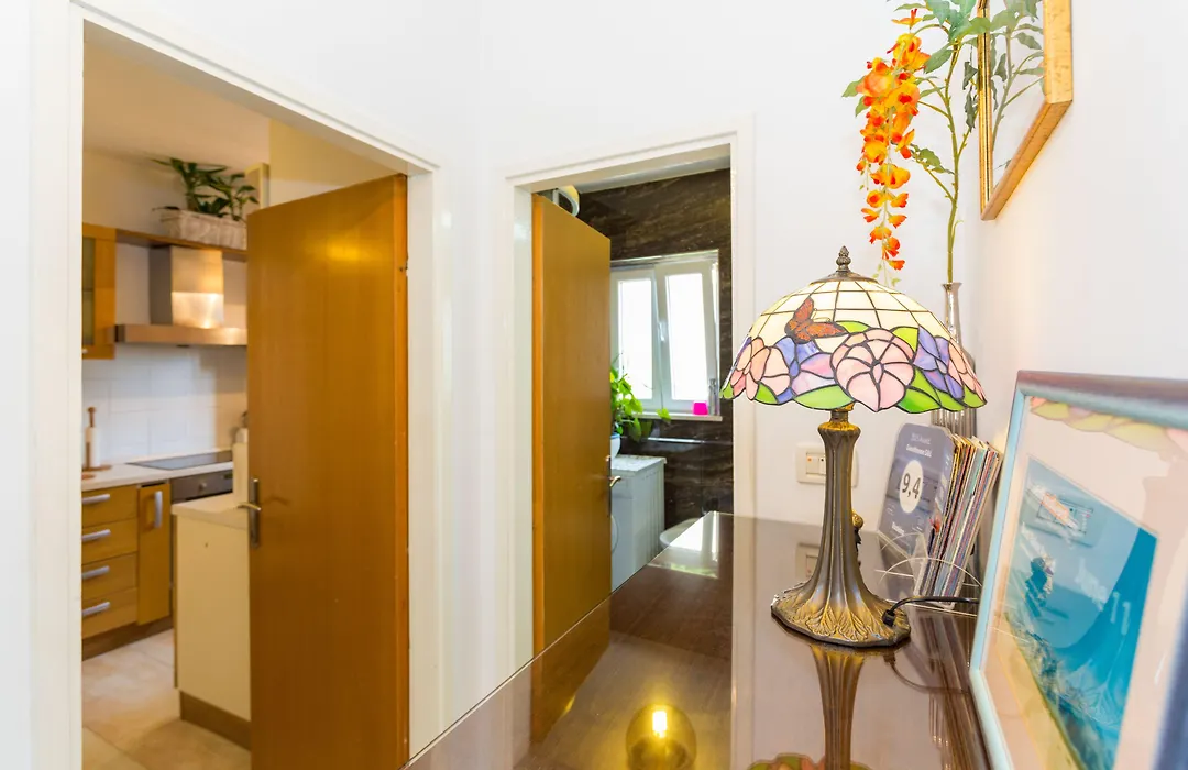 Guesthouse S&L-1