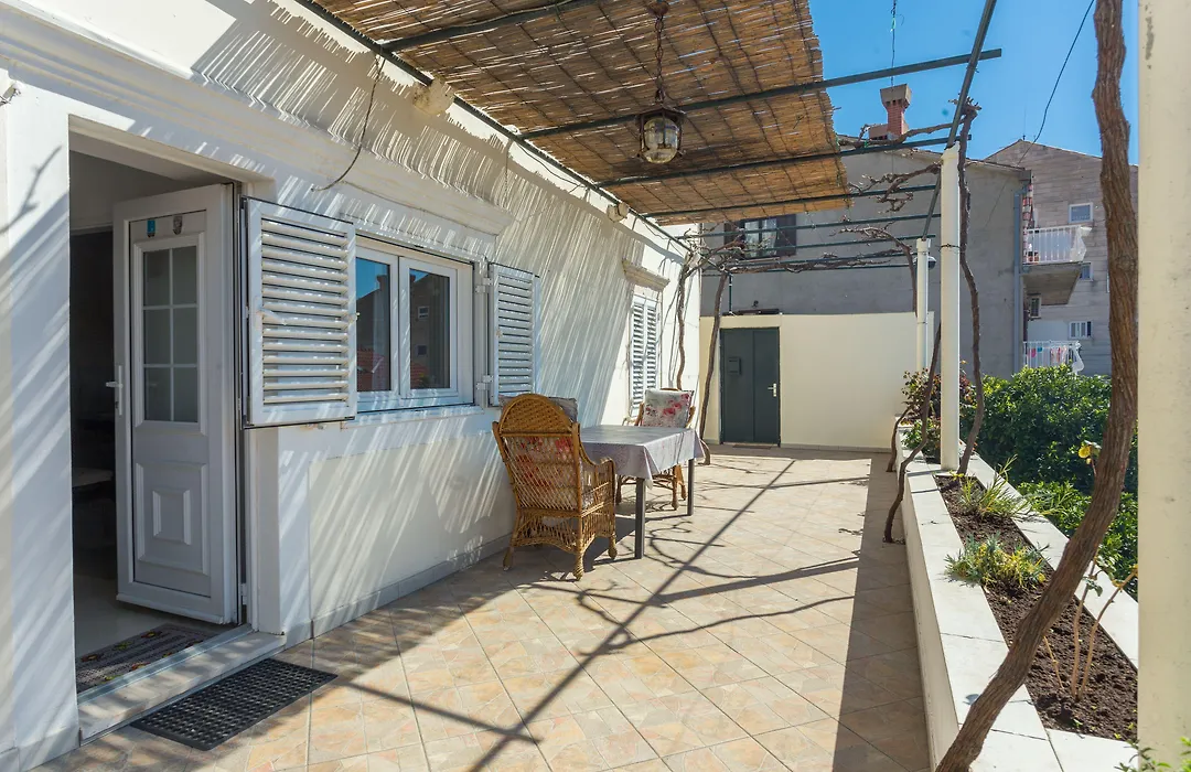 Guest House Luce-1