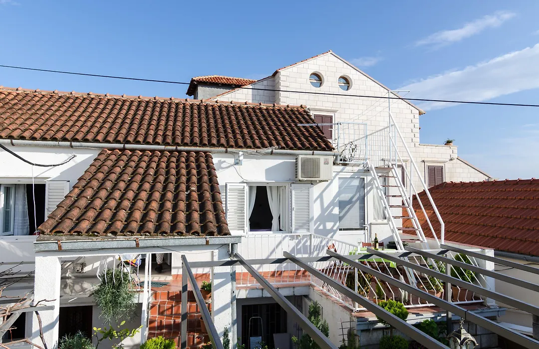 White Wave Guest House-1