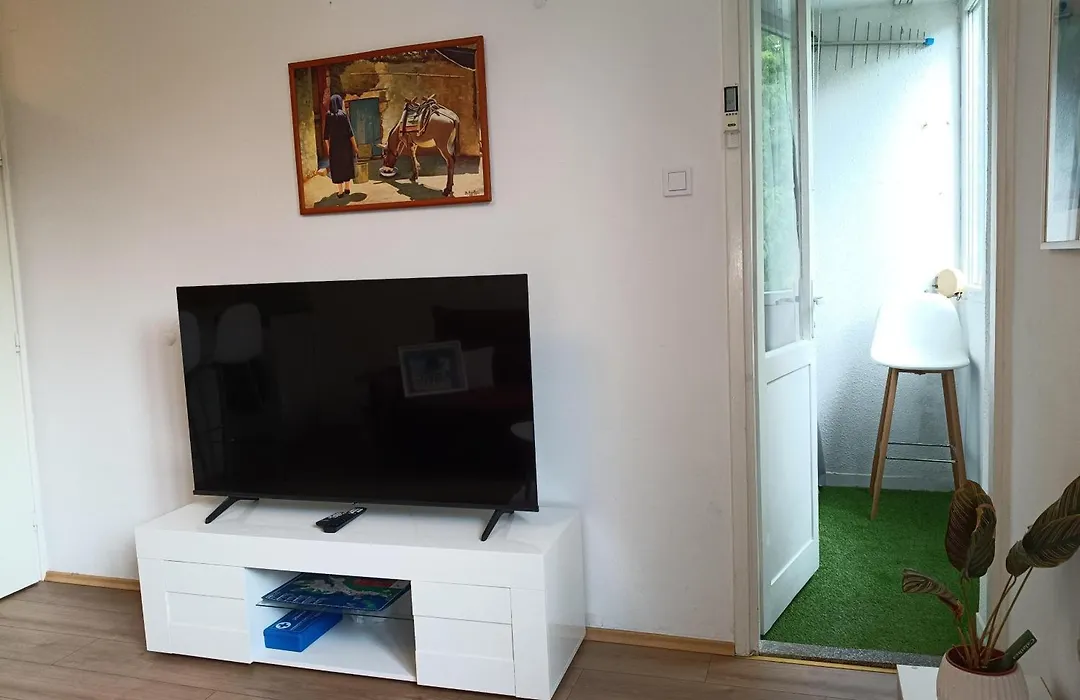 Demass Apartment - Cozy, Free Parking And Wifi-1
