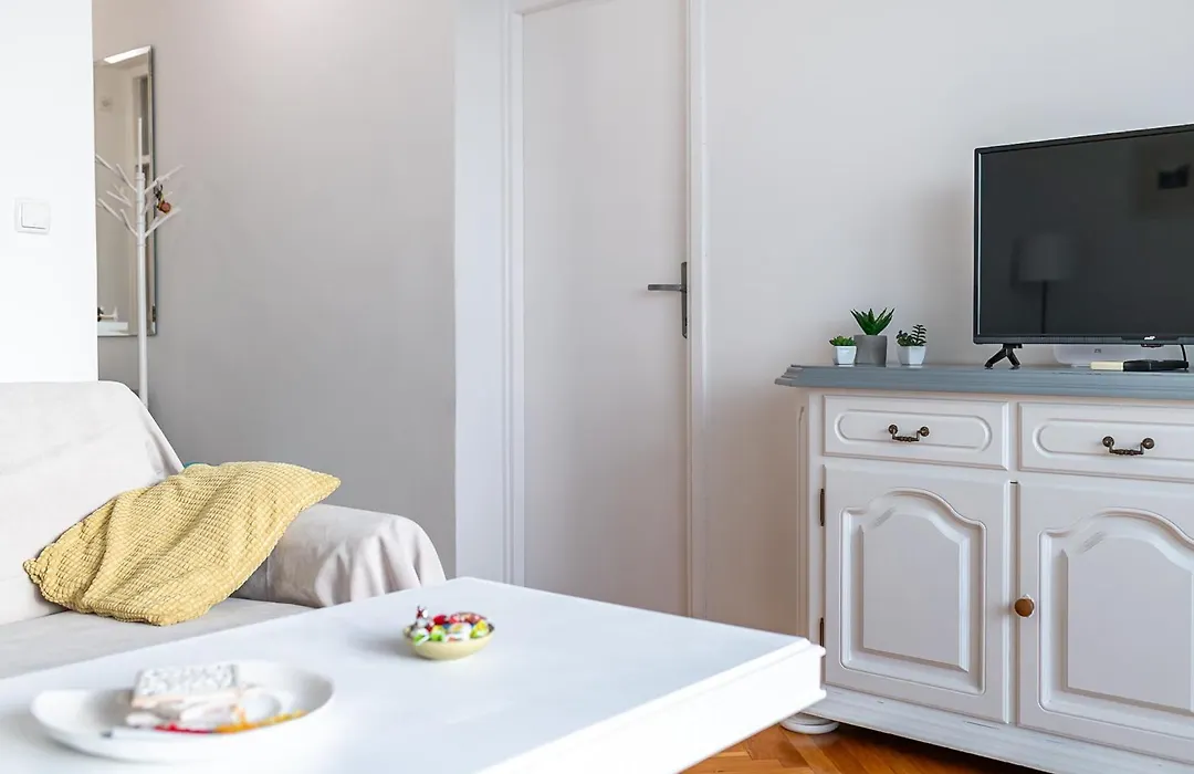 Princino - Peaceful Apartment Best For Families And Couples-1