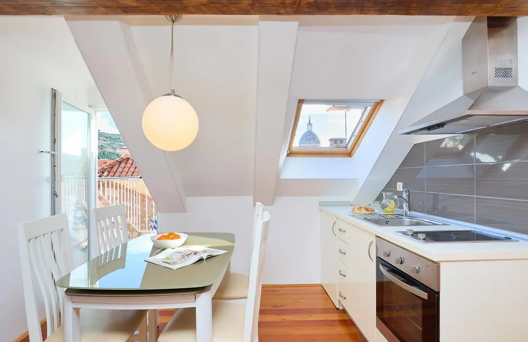 Hedera Estate Hedera A31 - Breakfast Included-1
