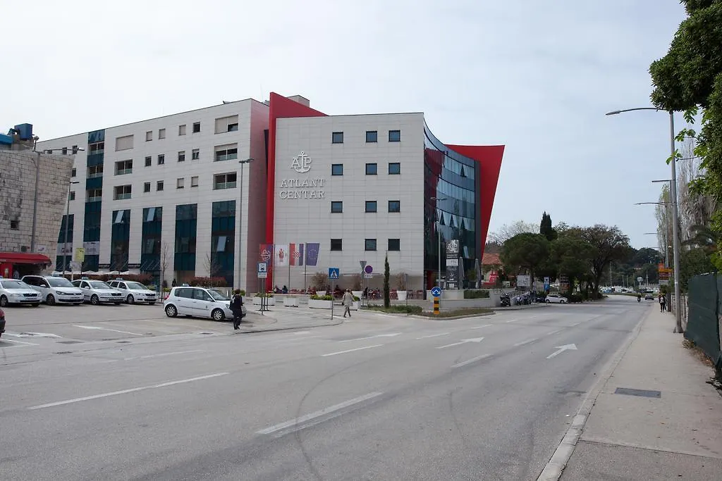 Apartment Navigatio With Parking-1