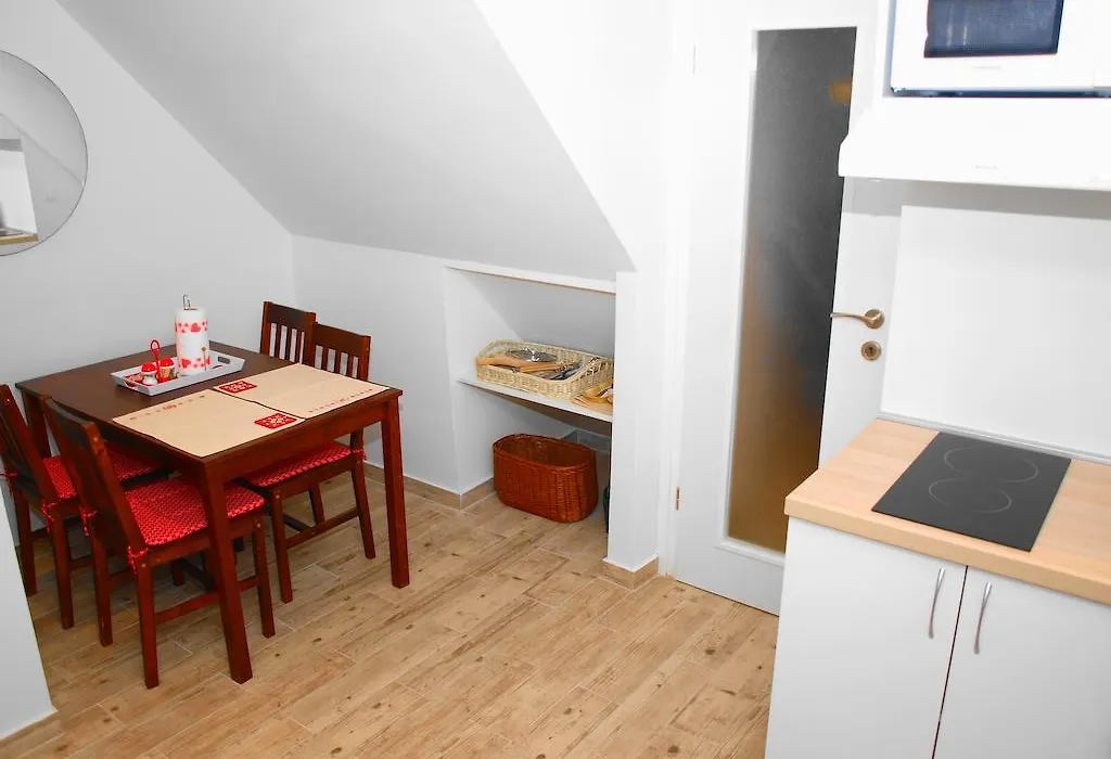 Apartment Bonbon-1