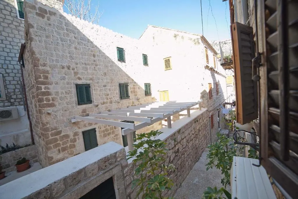 Buza Apartment-1
