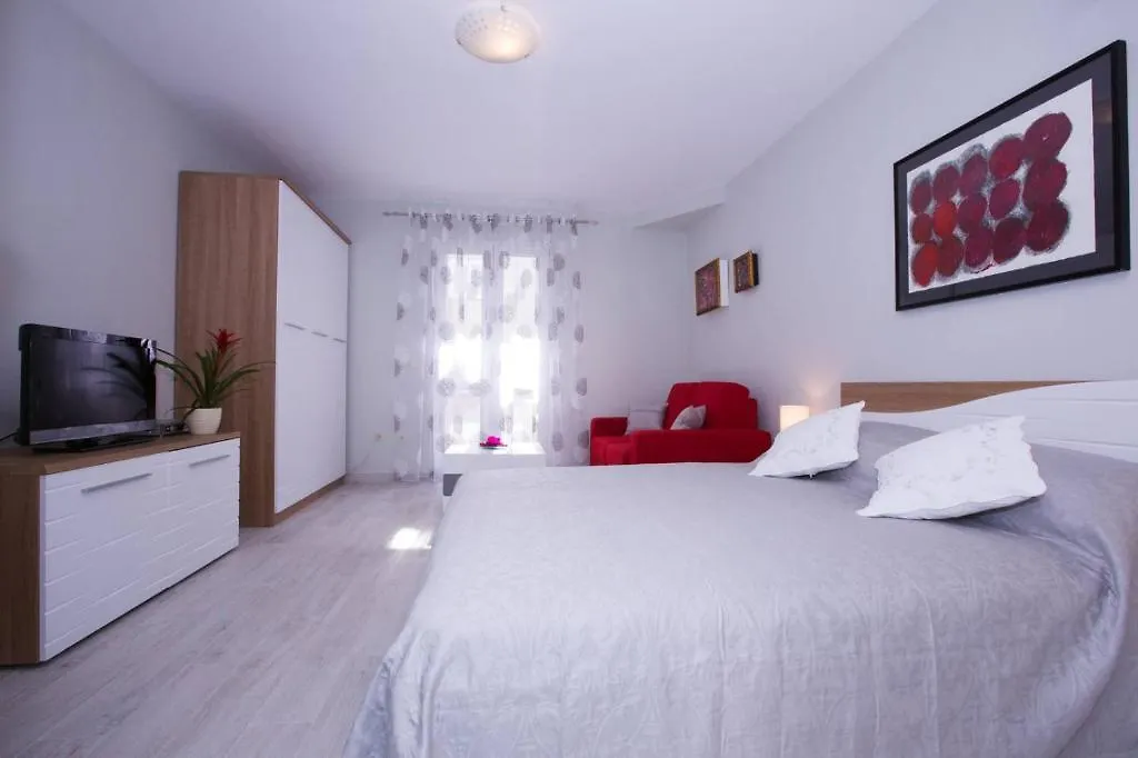 Apartments Daisy-1