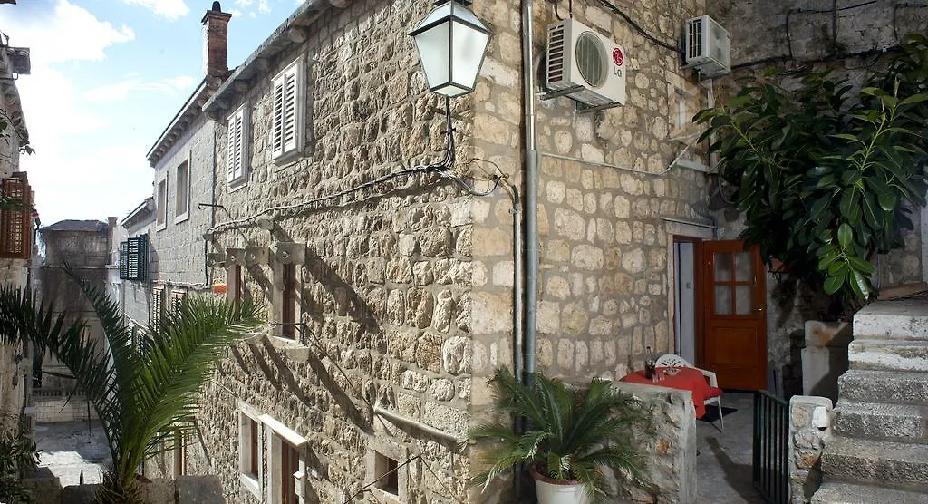 Apartment Old Town Gverovic-1