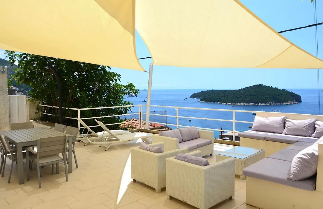 Apartment Chic Ploce-1