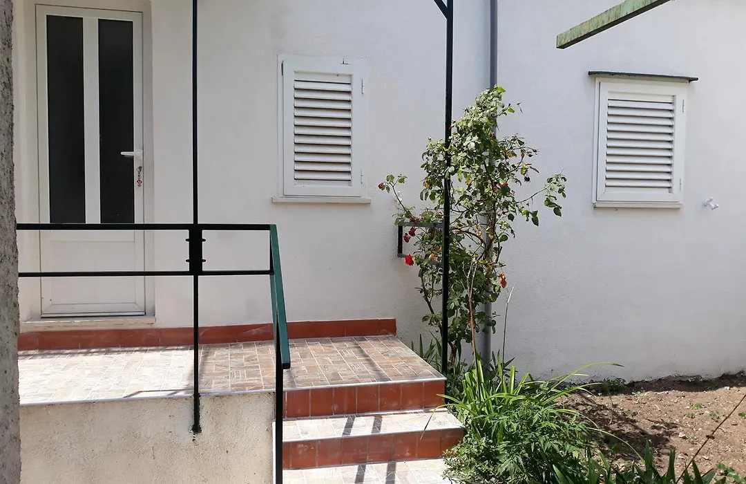 Studio Apartment Garden-1