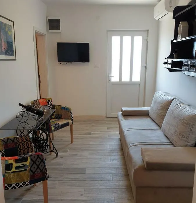Laura Apartment-1