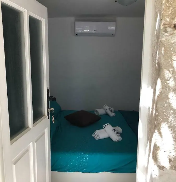Room Lana-1