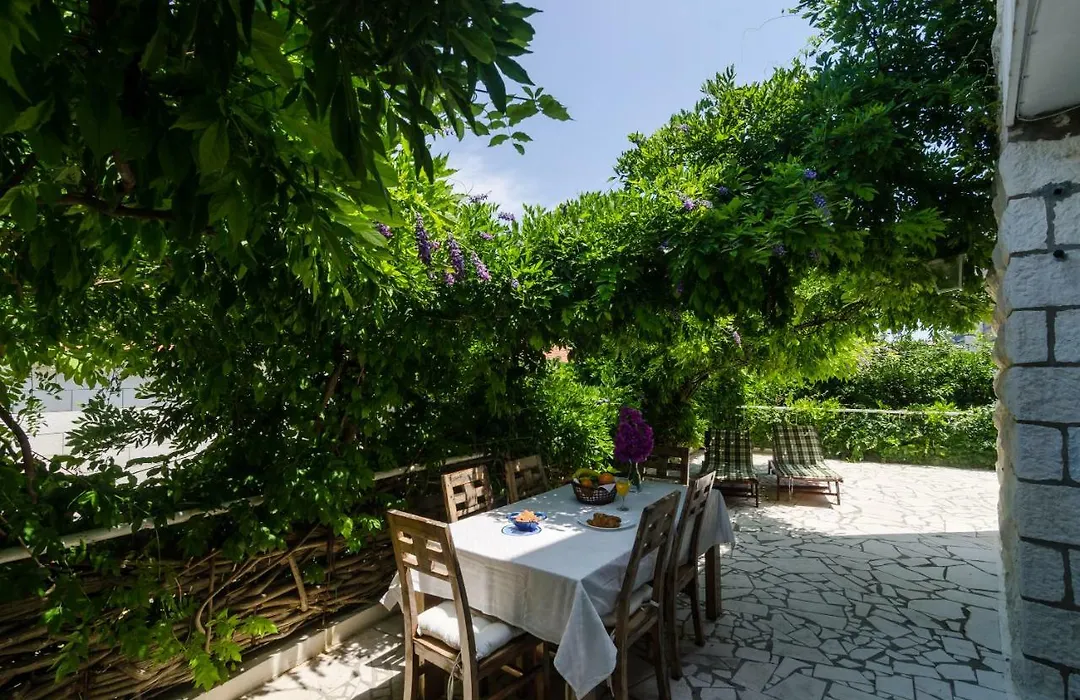 Wisteria Apartment-1
