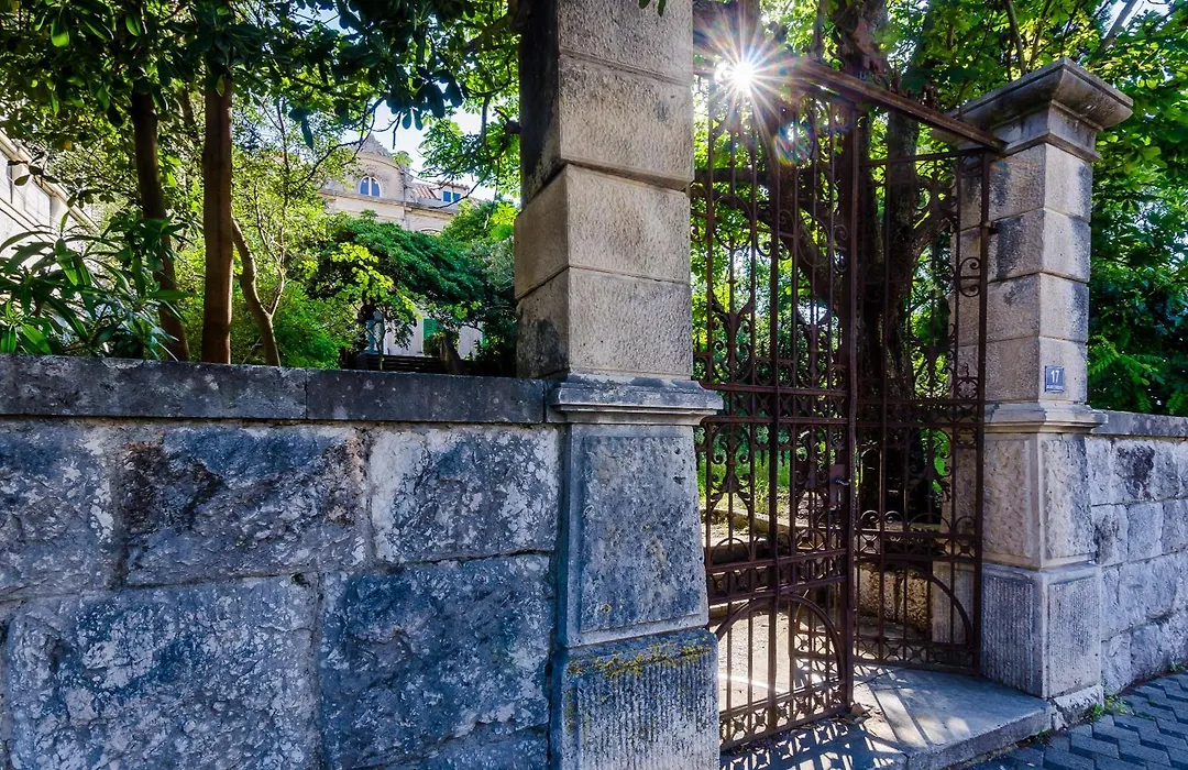 Villa Roma Dubrovnik Historic Apartments Near Old Town-1