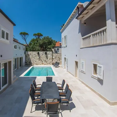 Villa Enigma-3