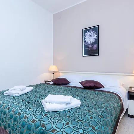 Apartments Nicol-2