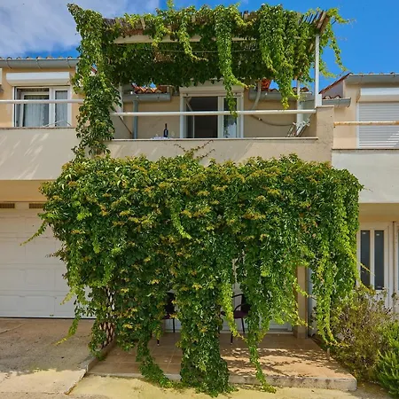 Plavac Mali Suites-3