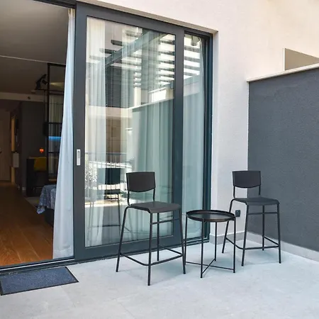 Studio Apartment Bee One-2