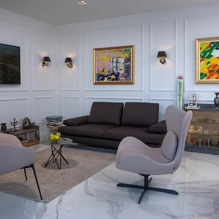 New & Luxury 5* With Breathtaking View- Kiki Lu Apartment-2