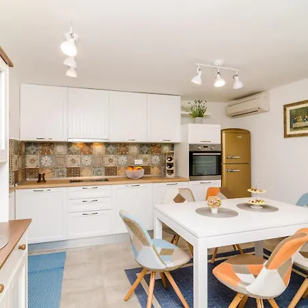 Holiday Home Tezoro Royal-3