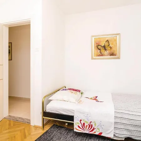 Amazing Apartment In Dubrovnik With Kitchen-3