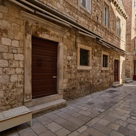 Studio Nikol-2