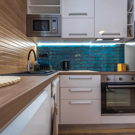2 Bathrooms, Free Parking Spot, Prt Sea View-3