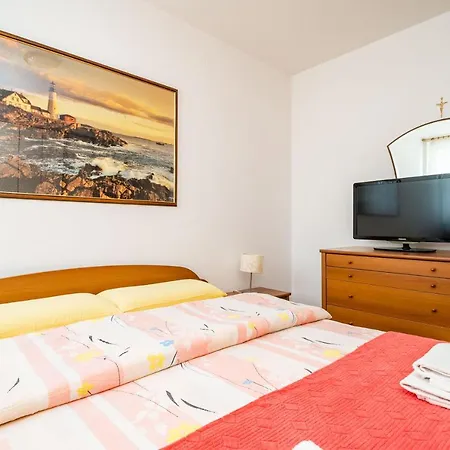 Spacious Three Bedroom Apartment-3