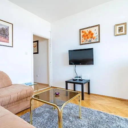Lero Apartment-3