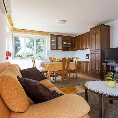Cosy Apartment - Balcony With Old Town & Sea View-3