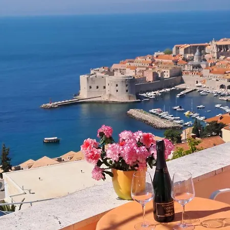 Amazing Dubrovnik & Sea View Room-3