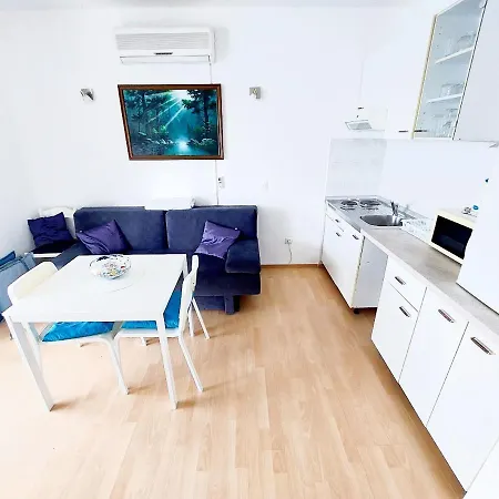 Apartments Sv.Jakov-2