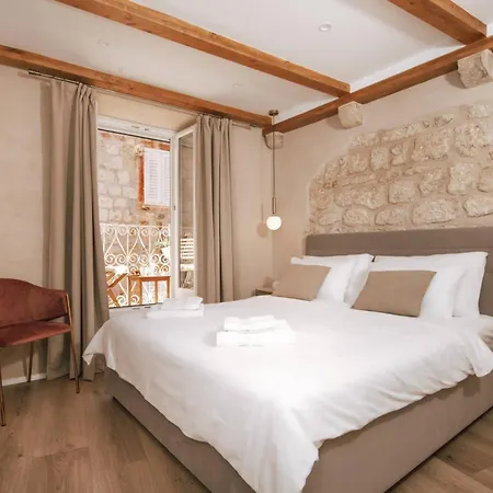 Mascheroni Luxury Rooms-3