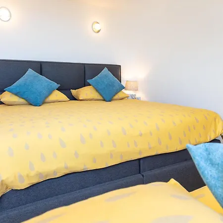 Breathtaking Sea View Apartment Near The Old City-2
