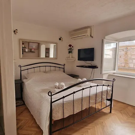 Cittadella rooms, Old Town Dubrovnik-3