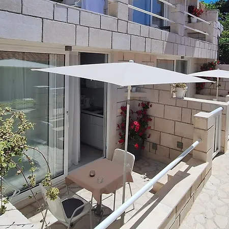 Alto Rooms And Apartments-3