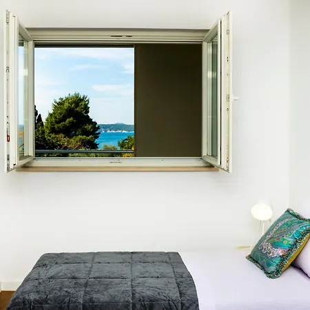 Apartments Dvori Lapad 2 Direct Sea View-2