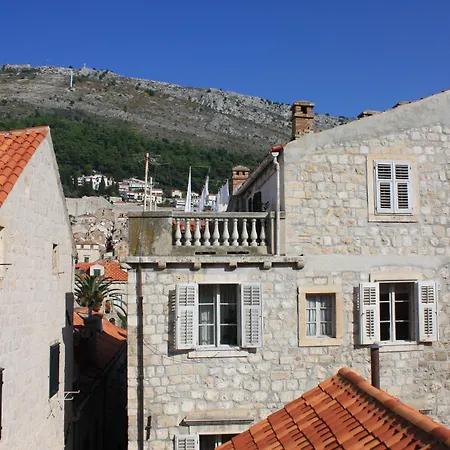 Celenga Apartments With Free Offsite Parking-3