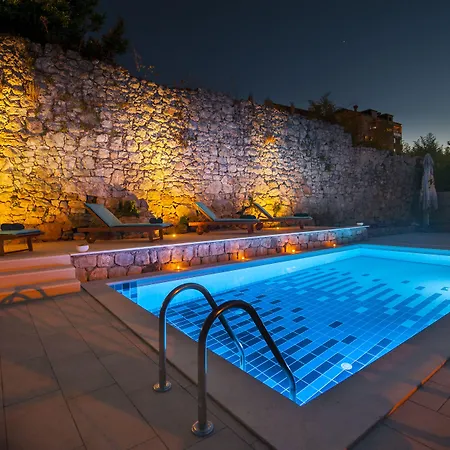 California Apartments-3