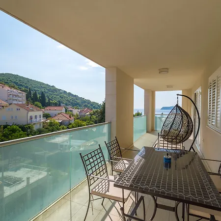 Antonio'S Luxury Suites-3