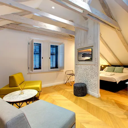 Boutique House Forty-Four-2