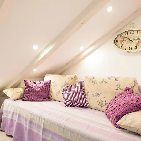 Guest House Gugily-3