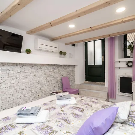 Lavender Room-2