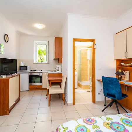 Apartments & Room Frane-2