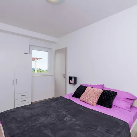 Bovolini'S Room-3